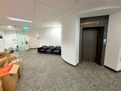 United Square (D11), Office #618737971